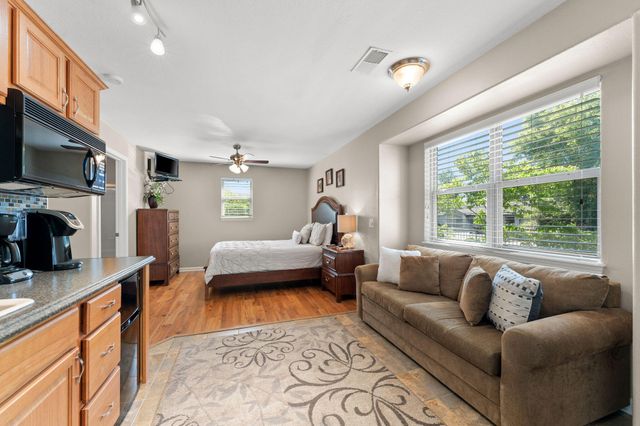 144 Oak Lane 144, Branson West, MO 65737