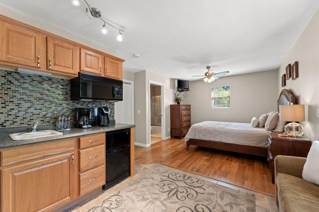 144 Oak Lane 144, Branson West, MO 65737