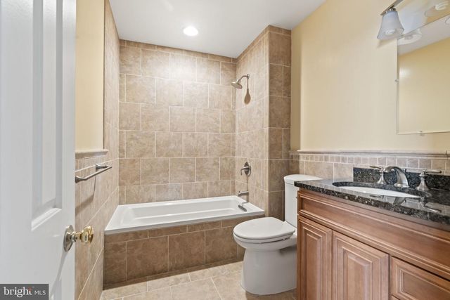 2400 HONEY RUN RD, Ambler, PA 19002