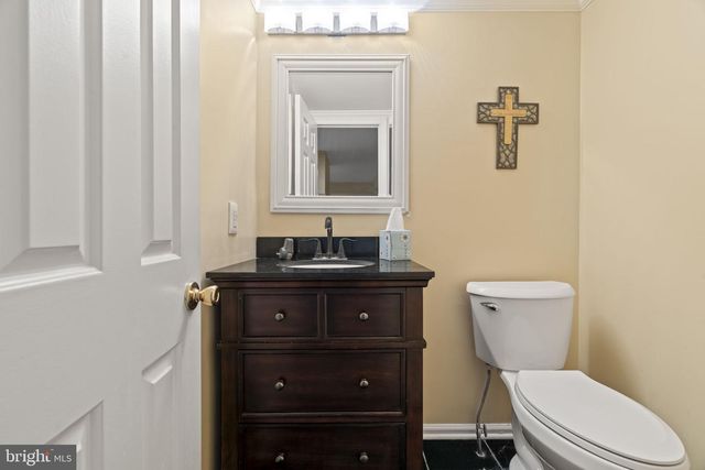2400 HONEY RUN RD, Ambler, PA 19002