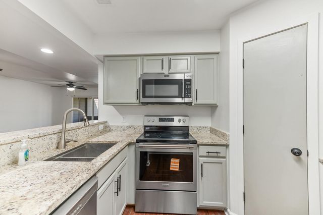 2608 Hidden Cove Drive, Moncks Corner, SC 29461