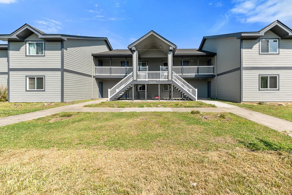 2608 Hidden Cove Drive, Moncks Corner, SC 29461