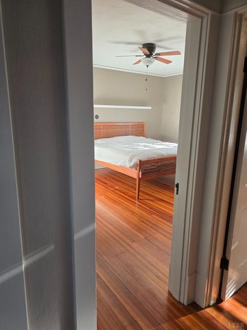 1504 liggates Road, Lynchburg, VA 24502