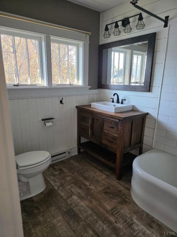 1504 liggates Road, Lynchburg, VA 24502