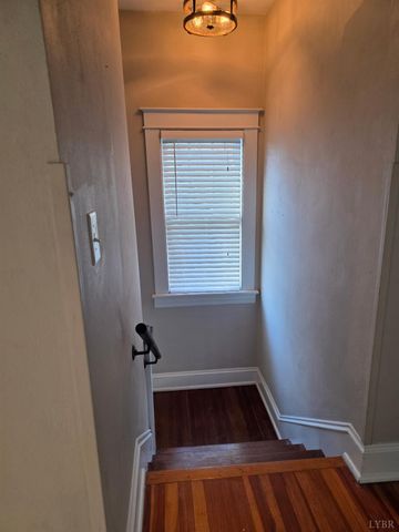 1504 liggates Road, Lynchburg, VA 24502