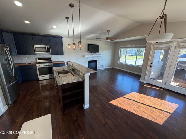 1006 Northpointe Bluff Drive, Anchorage, AK 99501