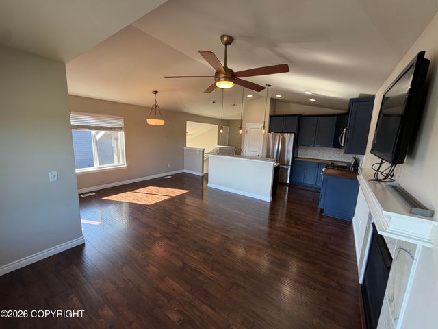 1006 Northpointe Bluff Drive, Anchorage, AK 99501