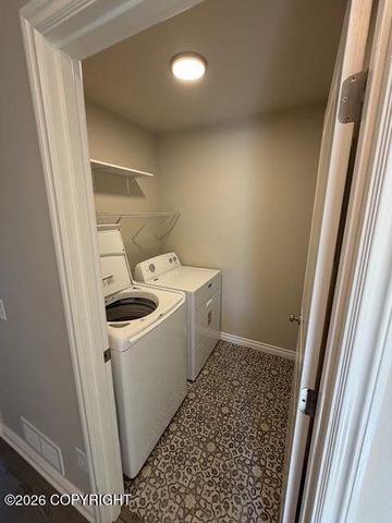 1006 Northpointe Bluff Drive, Anchorage, AK 99501