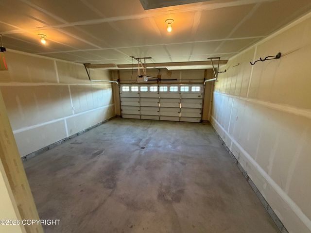 1006 Northpointe Bluff Drive, Anchorage, AK 99501