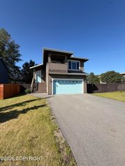 1006 Northpointe Bluff Drive, Anchorage, AK 99501