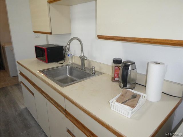 20107 Saint Francis Street, Livonia, MI 48152