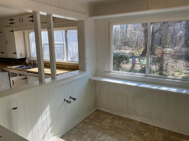 1009 and 1011 Country Club Road, Arkadelphia, AR 71923