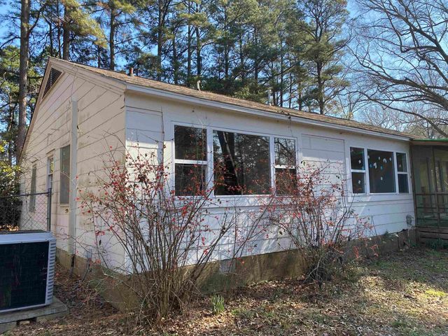 1009 and 1011 Country Club Road, Arkadelphia, AR 71923