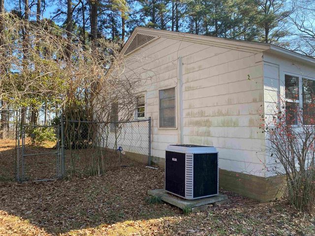 1009 and 1011 Country Club Road, Arkadelphia, AR 71923