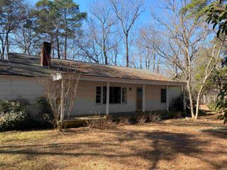 1009 and 1011 Country Club Road, Arkadelphia, AR 71923