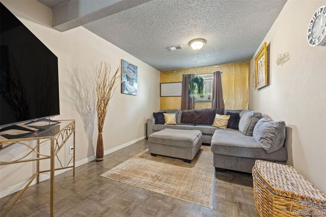 4725 Topeka Court, Denver, CO 80239