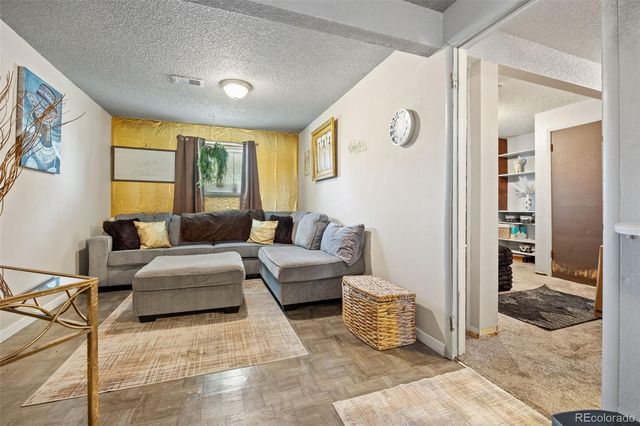 4725 Topeka Court, Denver, CO 80239