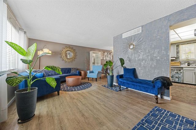 4725 Topeka Court, Denver, CO 80239