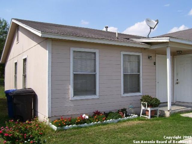 627 I St Apt 1, San Antonio, TX 78220