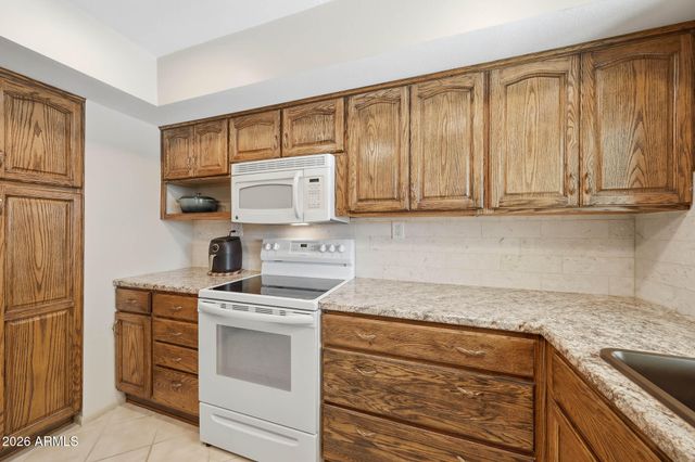 10534 W DESERT FOREST Circle, Sun City, AZ 85351