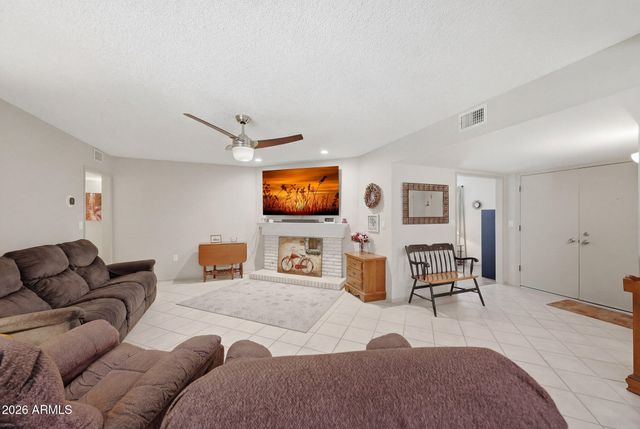 10534 W DESERT FOREST Circle, Sun City, AZ 85351