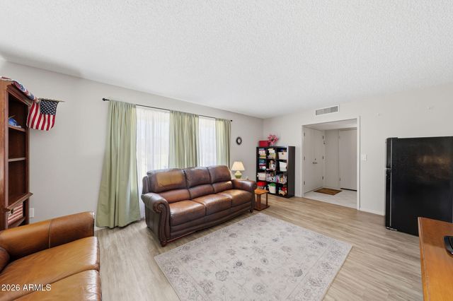 10534 W DESERT FOREST Circle, Sun City, AZ 85351