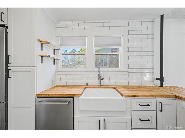 3126 W Clyde Pl, Denver, CO 80211