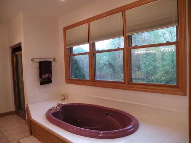 150 J W Thompson Road, N, Westmoreland, TN 37186