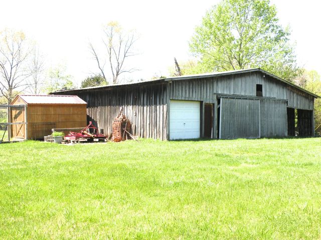 150 J W Thompson Road, N, Westmoreland, TN 37186