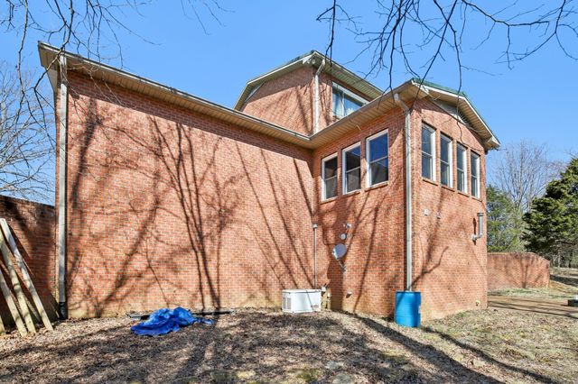 150 J W Thompson Road, N, Westmoreland, TN 37186