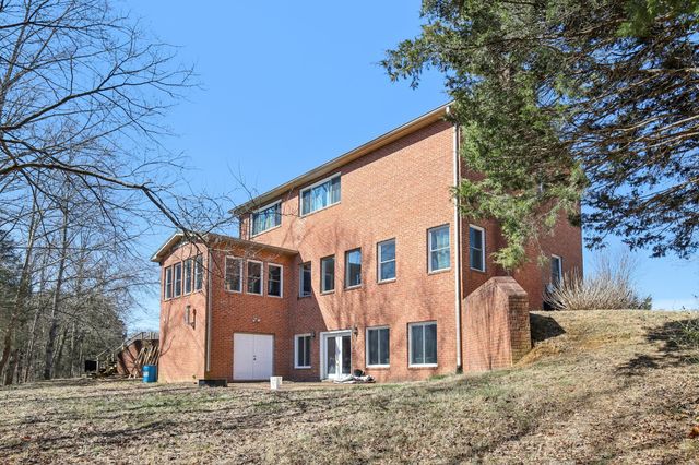 150 J W Thompson Road, N, Westmoreland, TN 37186