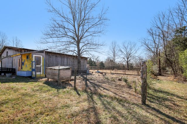 150 J W Thompson Road, N, Westmoreland, TN 37186
