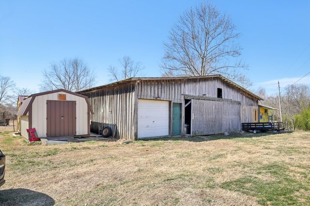 150 J W Thompson Road, N, Westmoreland, TN 37186