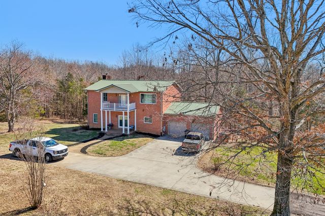 150 J W Thompson Road, N, Westmoreland, TN 37186