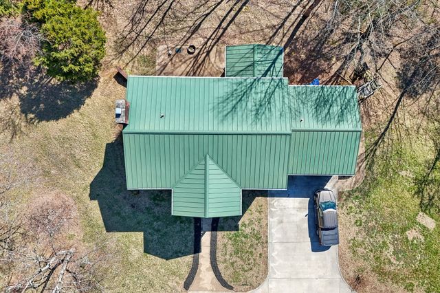 150 J W Thompson Road, N, Westmoreland, TN 37186