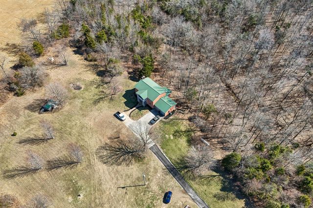 150 J W Thompson Road, N, Westmoreland, TN 37186