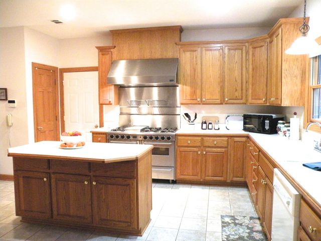 150 J W Thompson Road, N, Westmoreland, TN 37186