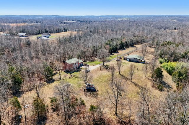 150 J W Thompson Road, N, Westmoreland, TN 37186