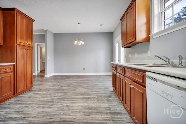 139 Ivy Street, Richmond Hill, GA 31324