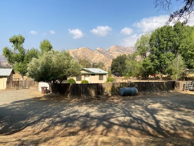 42124 South Fork Drive, Three Rivers, CA 93271