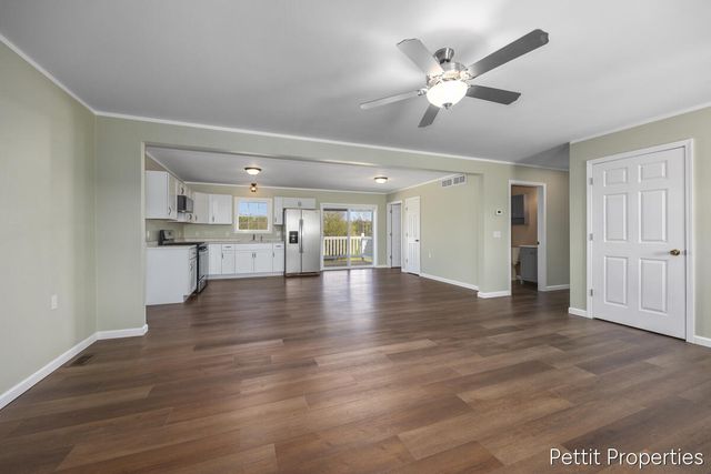 6937 S Townhall Road, Sheridan, MI 48884