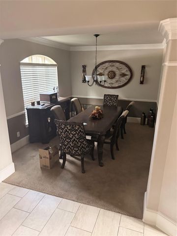 9722 Lauren Briar Lane, Humble, TX 77396