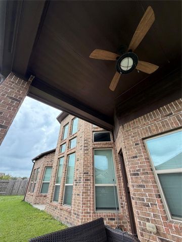 9722 Lauren Briar Lane, Humble, TX 77396