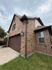 9722 Lauren Briar Lane, Humble, TX 77396