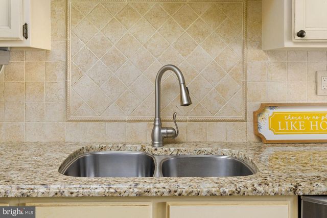 20 GLOUCESTER CT, Bordentown, NJ 08505