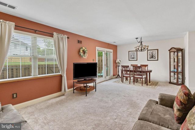 20 GLOUCESTER CT, Bordentown, NJ 08505
