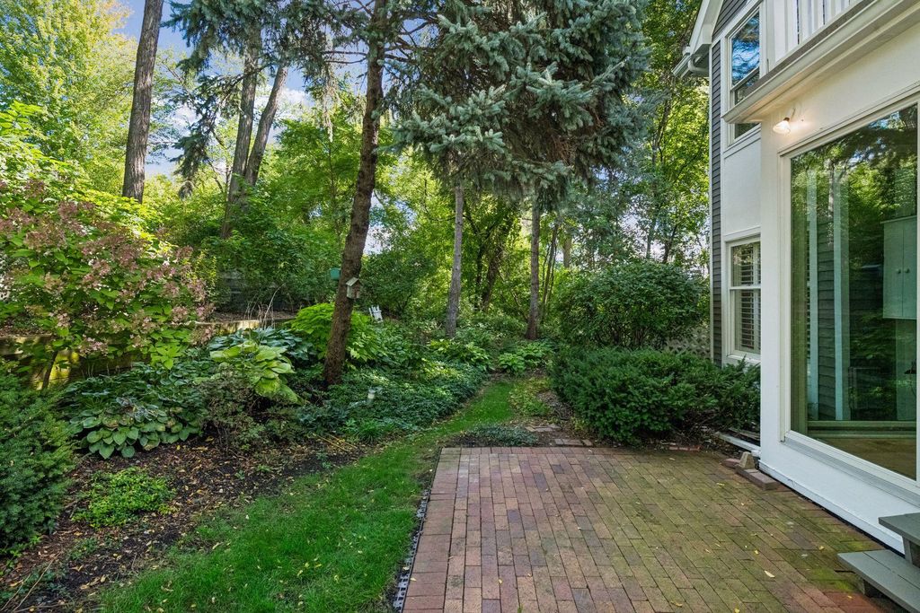 145 Edgewood Court, Wayzata, MN 55391 — photo 3
