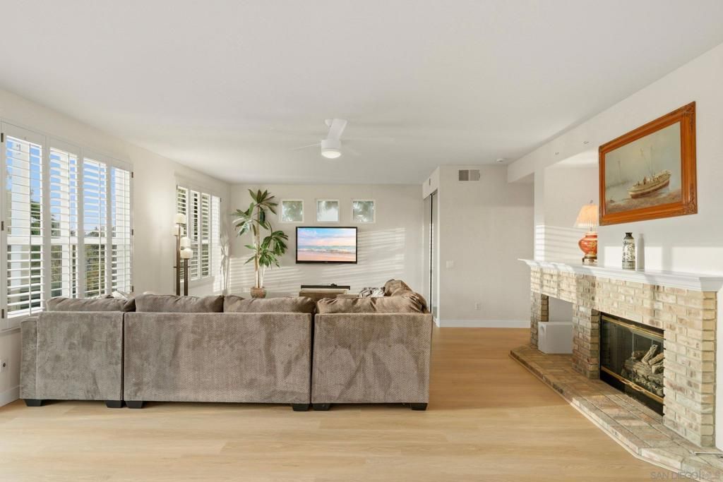 Image 18 of property listing at 5054 Avenida De La Plata, Oceanside, CA 92057