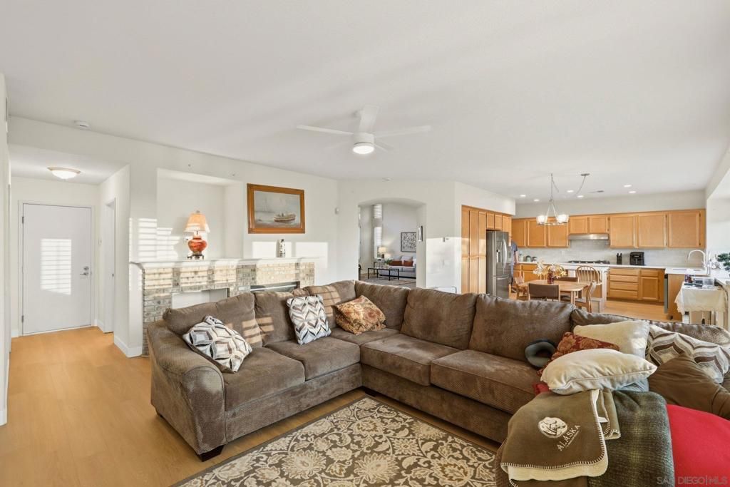 Image 20 of property listing at 5054 Avenida De La Plata, Oceanside, CA 92057