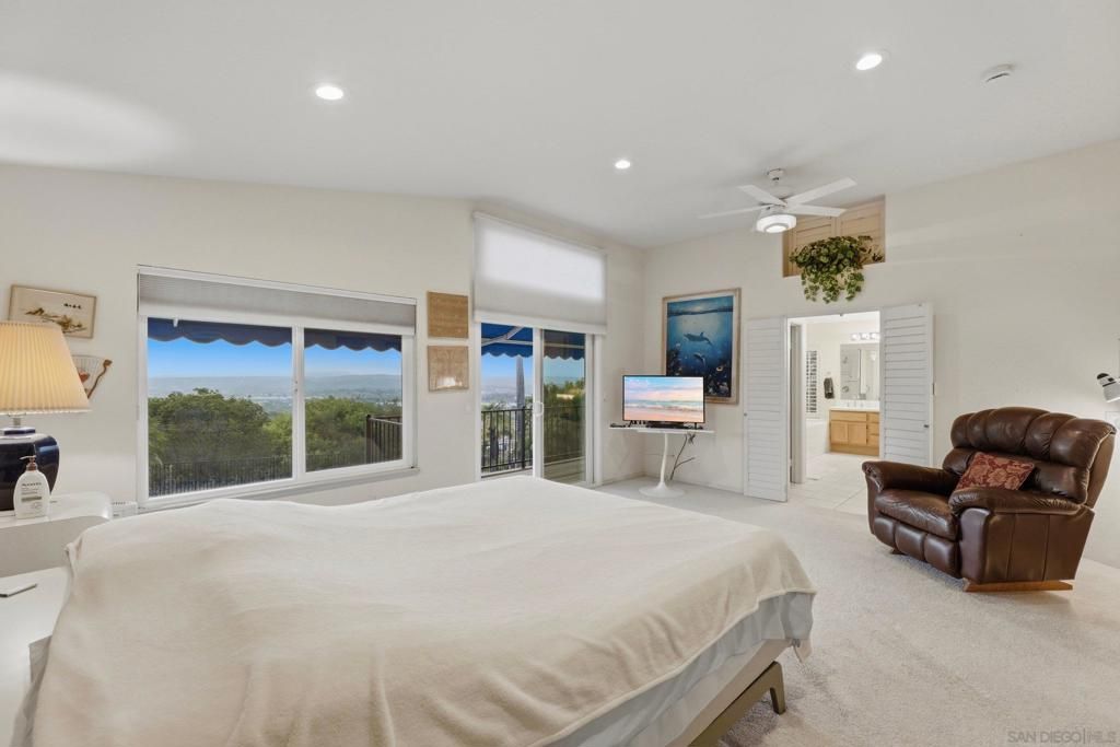 Image 31 of property listing at 5054 Avenida De La Plata, Oceanside, CA 92057